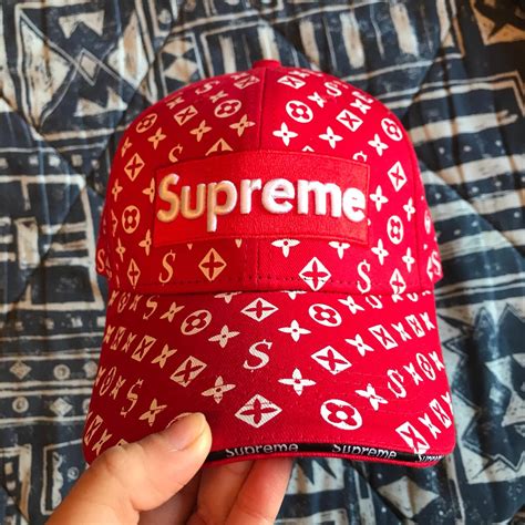 quanto costa un cappello supreme x louis vuitton